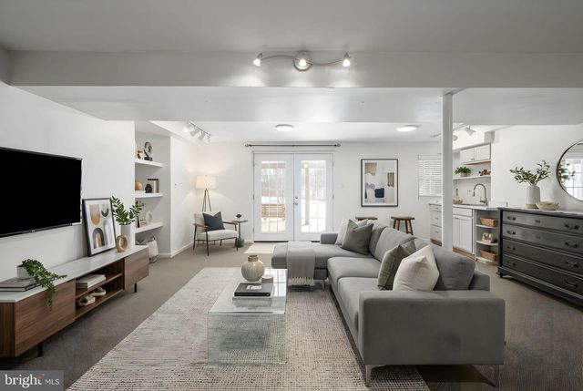 1114 BRADFIELD DR SW, Leesburg, VA 20175