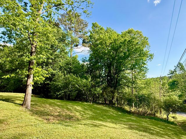 120 Latonia Drive NE, Dalton, GA 30721