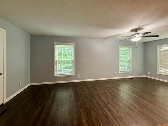 120 Latonia Drive NE, Dalton, GA 30721