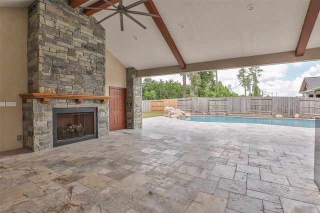 10255 S Goshawk Trail, Conroe, TX 77385
