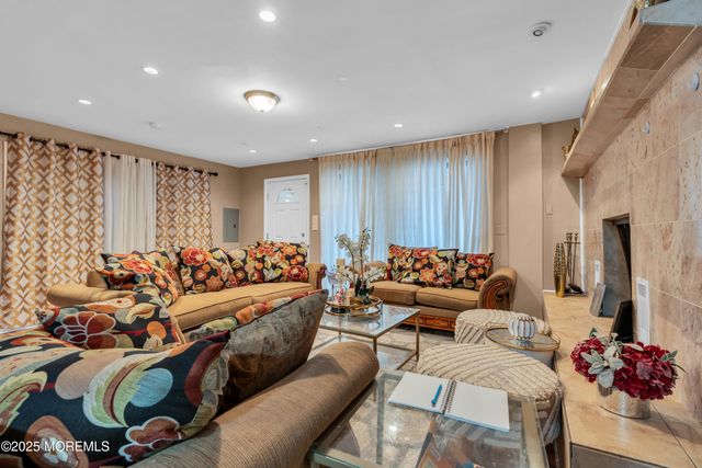 39 Oceanview Avenue, Keansburg, NJ 07734