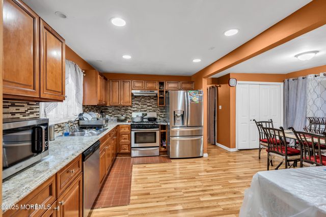 39 Oceanview Avenue, Keansburg, NJ 07734