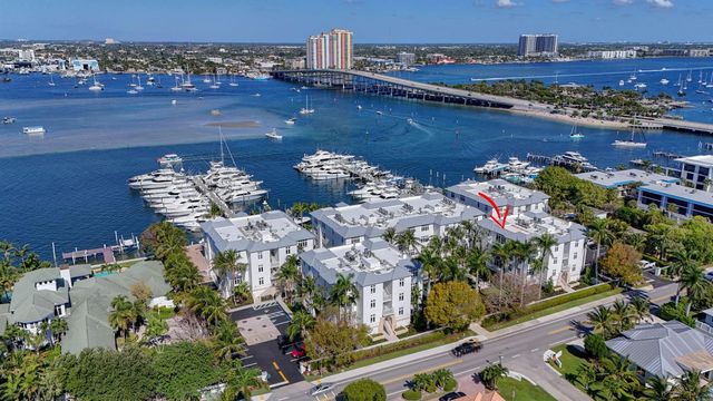 182 Lake Drive 5-301, Palm Beach Shores, FL 33404