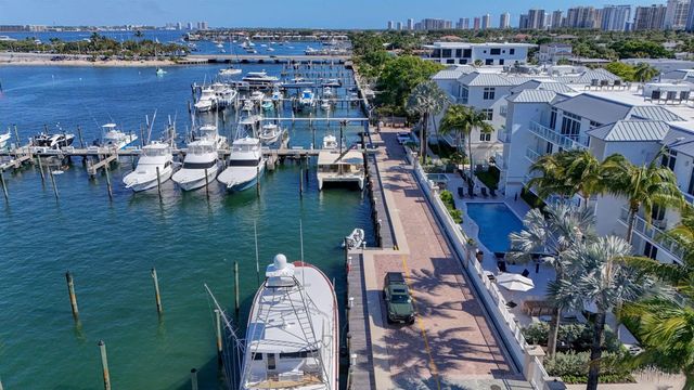 182 Lake Drive 5-301, Palm Beach Shores, FL 33404