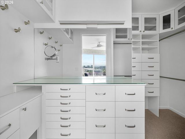 1075 Nw NORTHRUP St 2217, Portland, OR 97209