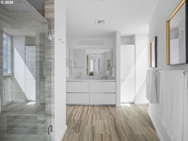 1075 Nw NORTHRUP St 2217, Portland, OR 97209