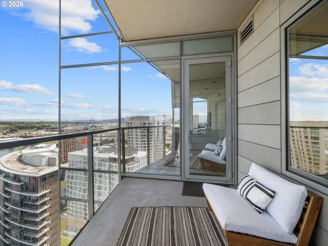 1075 Nw NORTHRUP St 2217, Portland, OR 97209