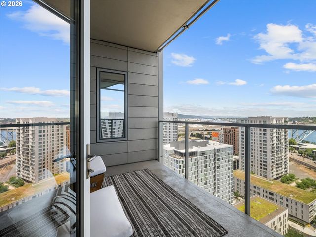 1075 Nw NORTHRUP St 2217, Portland, OR 97209
