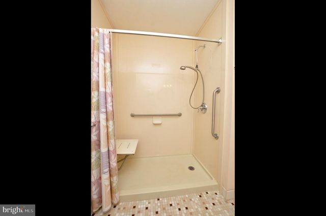 90 HUNTINGTON DR, Southampton, NJ 08088