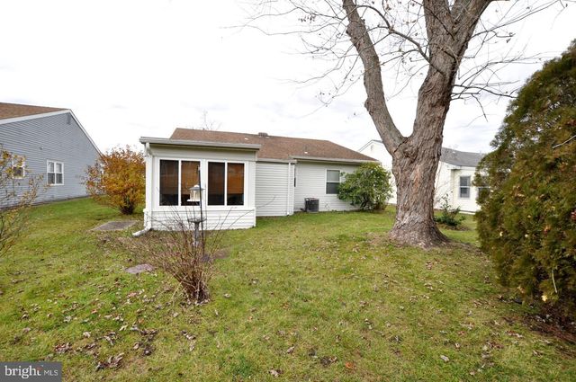 90 HUNTINGTON DR, Southampton, NJ 08088