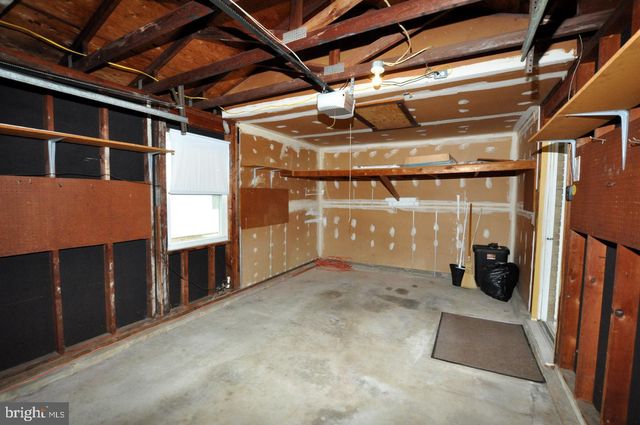 90 HUNTINGTON DR, Southampton, NJ 08088