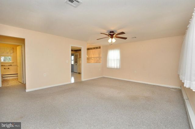 90 HUNTINGTON DR, Southampton, NJ 08088