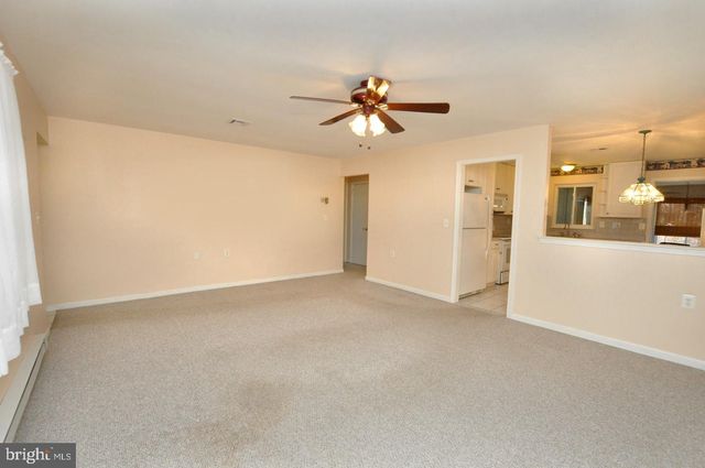 90 HUNTINGTON DR, Southampton, NJ 08088