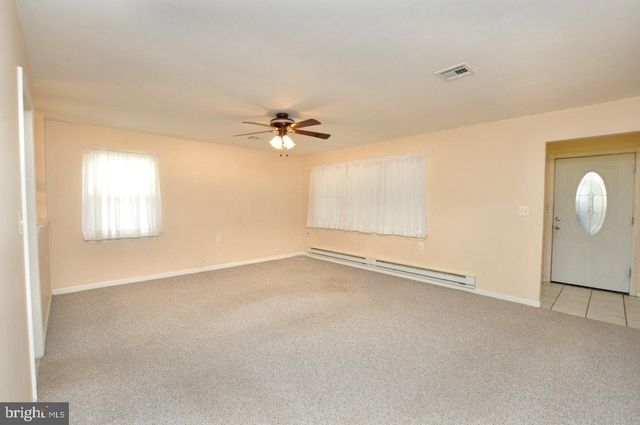 90 HUNTINGTON DR, Southampton, NJ 08088