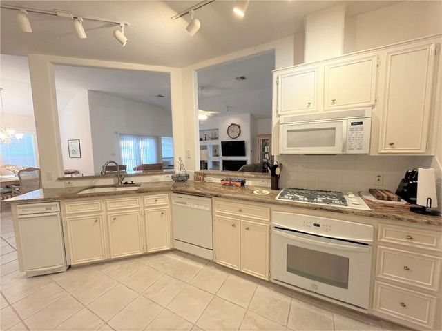 13557 Bullion Ct, Corpus Christi, TX 78418