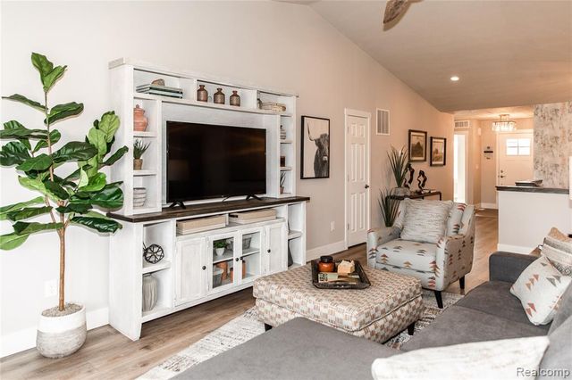 104 Cottonwood Court Court, Litchfield, MI 49252