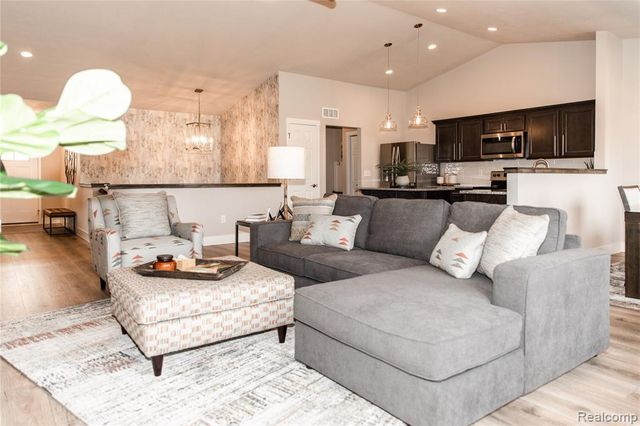 104 Cottonwood Court Court, Litchfield, MI 49252