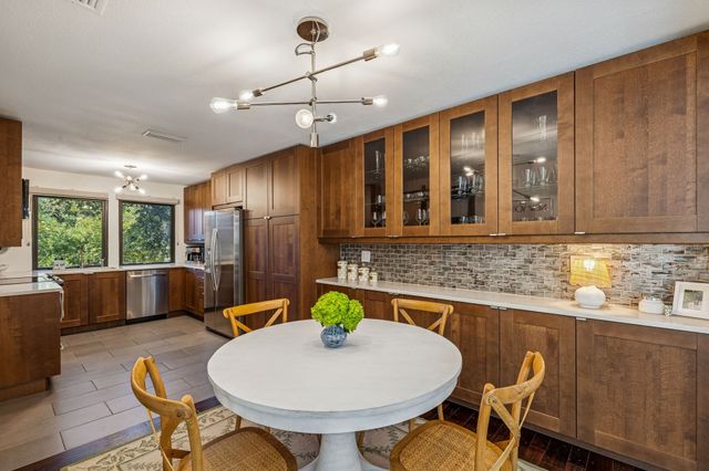 6124 Summer Creek Circle, Dallas, TX 75231