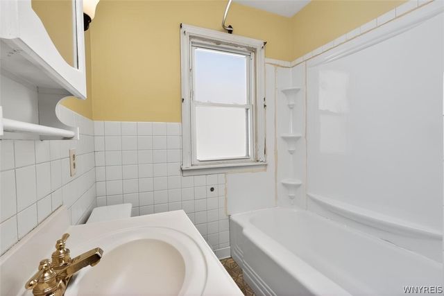 420 25th Street, Niagara Falls, NY 14303