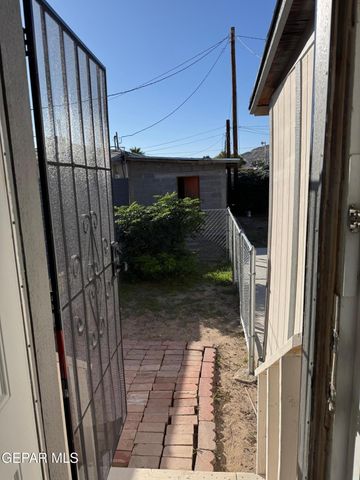 615 N CEBADA Street, El Paso, TX 79903