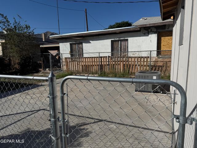 615 N CEBADA Street, El Paso, TX 79903
