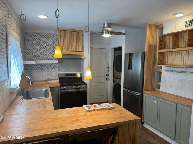 615 N CEBADA Street, El Paso, TX 79903