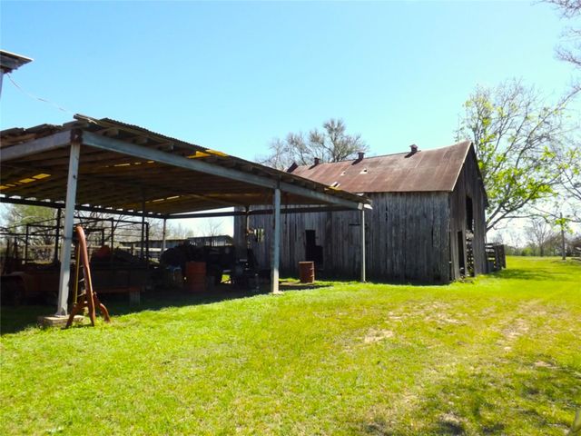1649 County Road 209, Weimar, TX 78962