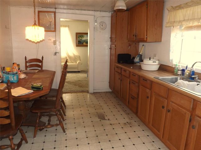 1649 County Road 209, Weimar, TX 78962