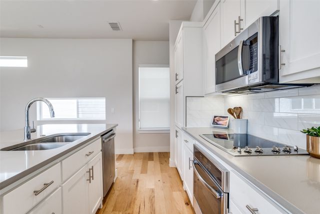 2452 Thatcher Drive, Dallas, TX 75206