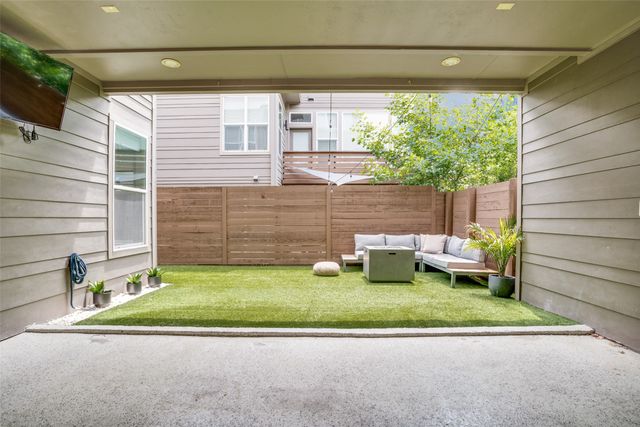 2452 Thatcher Drive, Dallas, TX 75206