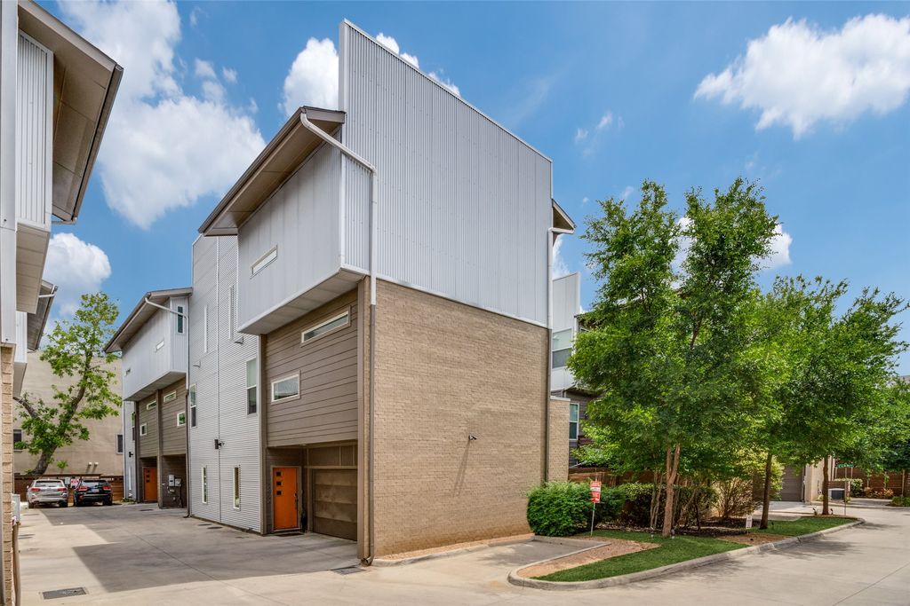 2452 Thatcher Drive, Dallas, TX 75206