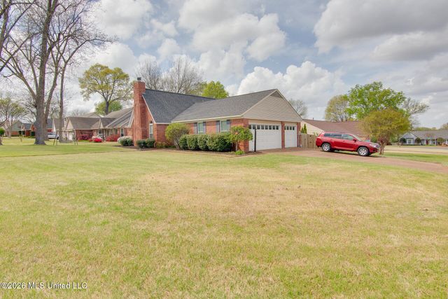 1950 Pecan Grove Drive, Southaven, MS 38671