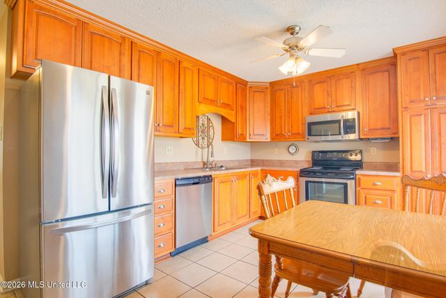 1950 Pecan Grove Drive, Southaven, MS 38671