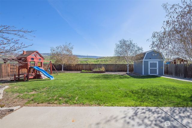 2327 Spring Wheat Road, East Wenatchee, WA 98802