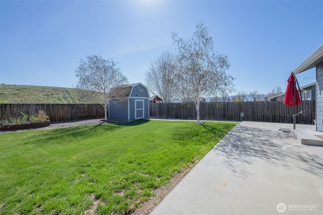 2327 Spring Wheat Road, East Wenatchee, WA 98802