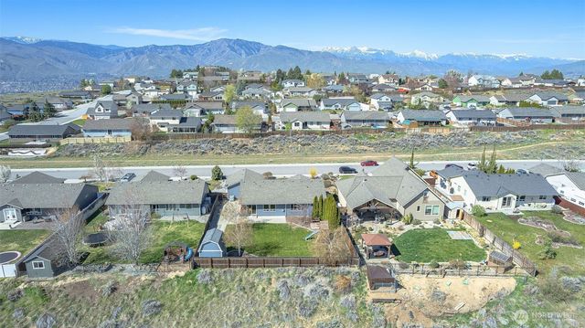 2327 Spring Wheat Road, East Wenatchee, WA 98802