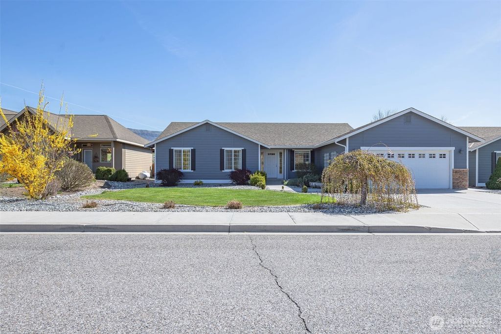 2327 Spring Wheat Road, East Wenatchee, WA 98802