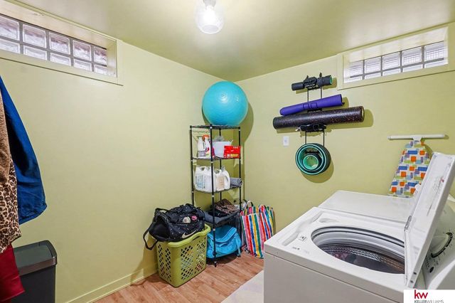 978 S 50 Street, Omaha, NE 68106