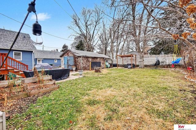 978 S 50 Street, Omaha, NE 68106