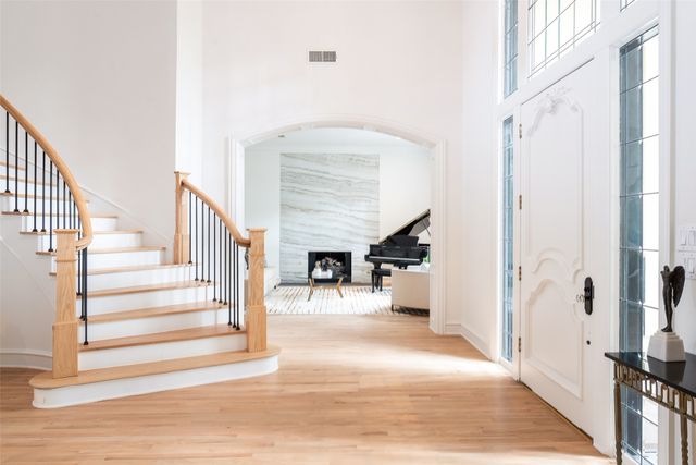 2 Manzano Circle, Dallas, TX 75230