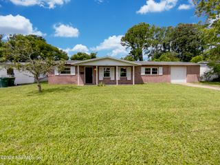 7910 PRAVER Drive W, Jacksonville, FL 32217