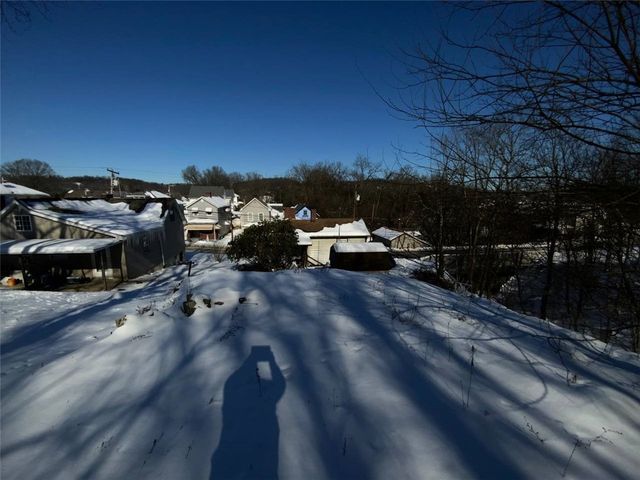 755 Bunola River Rd, Forward Twp, PA 15037