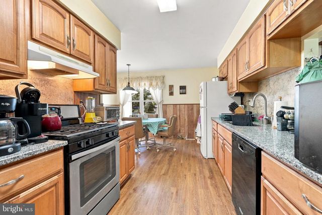 9 S LANCASTER LN, Newtown, PA 18940