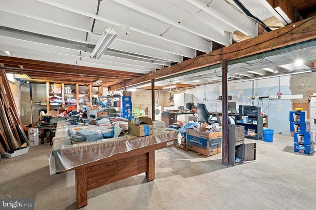9 S LANCASTER LN, Newtown, PA 18940