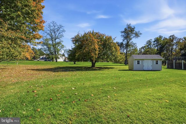 9 S LANCASTER LN, Newtown, PA 18940