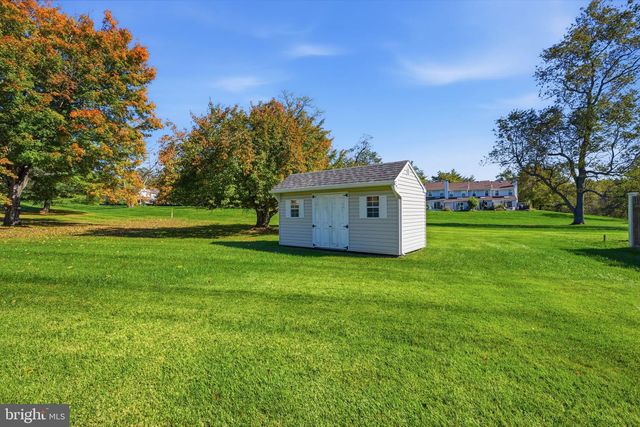 9 S LANCASTER LN, Newtown, PA 18940