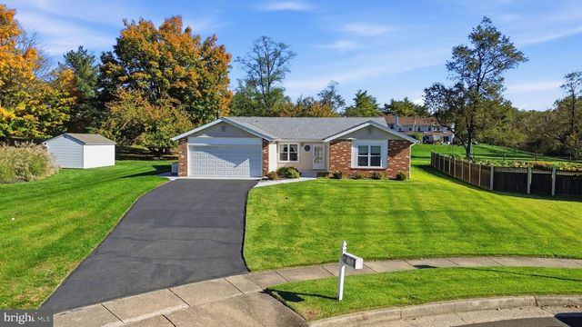 9 S LANCASTER LN, Newtown, PA 18940
