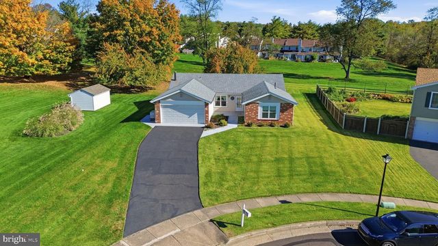 9 S LANCASTER LN, Newtown, PA 18940