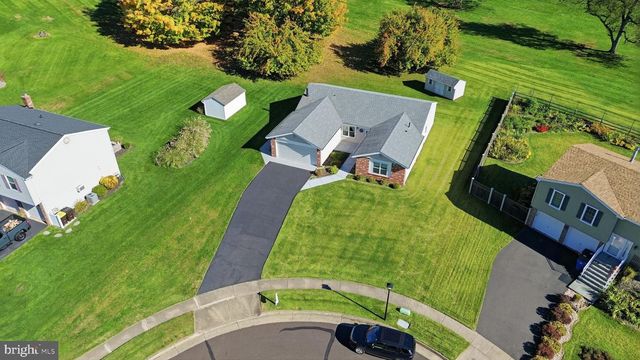 9 S LANCASTER LN, Newtown, PA 18940