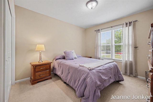 931 Sunset Hills Avenue, Grand Rapids, MI 49534